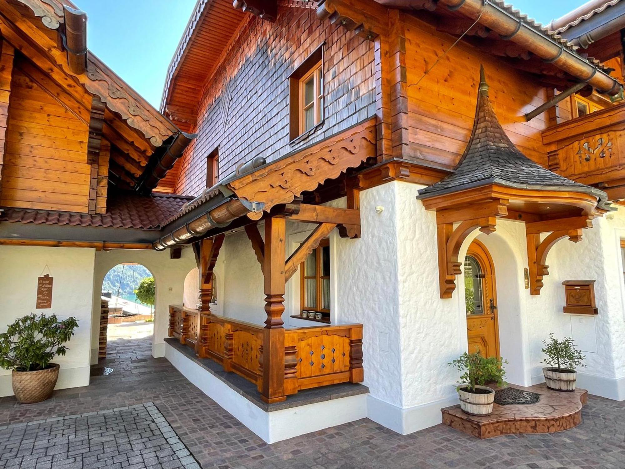 Ferienwohnung Schossleitner - Der Wohlfuehl-Ansitz Am Wolfgangsee Mit Weitblick Sankt Gilgen Exterior photo